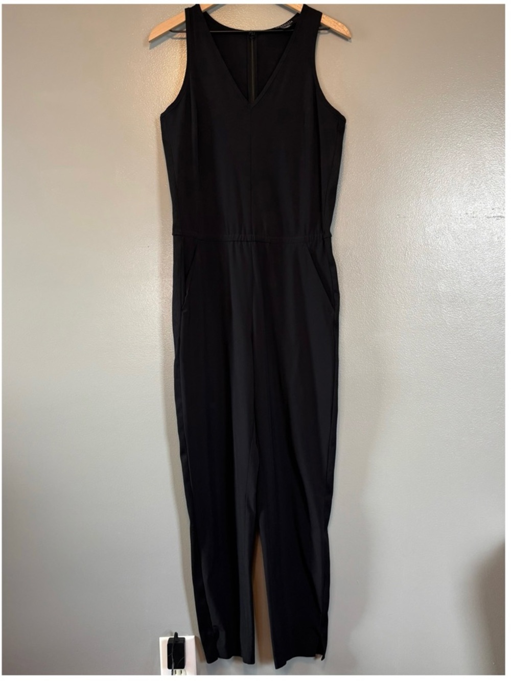ATHLETA sz 6 Brooklyn Performance V Neck Tapered Leg Jumpsuit Athletic Black - Picture 2 of 8